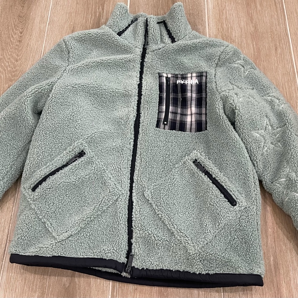 Pythia Los Angeles Sherpa Jacket size Medium